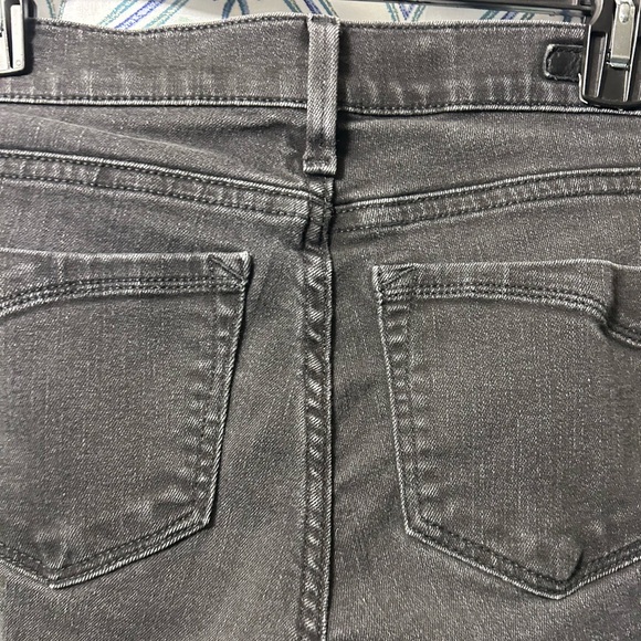 Women's Black Denim EXPRESS Jeans w/ Skinny Fit and 5 Pockets Great Condition - Picture 3 of 5